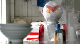 Handy noodle-chopping robot is Chinese restaurant's latest recruit