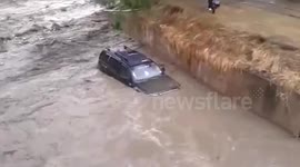Two soldiers drown trying to rescue military chief's car