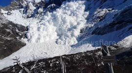 Tourists have close call with massive avalanche in Chile