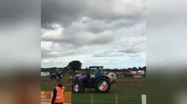 Newsflare Edit - He has a foot like a tractor engine! #accidentalpartridge #Ploughing2016 https://t.co/Vn5dsq45Hi