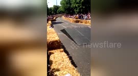 Newsflare Edit - Red Bull Soapbox Race London 2013 Flip!