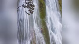 Man makes terrifying leap into Dominican Republic’s El Limon waterfall