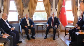Turkish FM meets Hamas officials in Istanbul