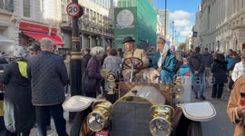 Veteran cars showcased at London’s St James’s Motoring Spectacle