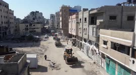 Turkish NGO helps clear debris in Khan Younis after Israeli attacks