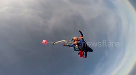 US skydiver has nightmare experience as parachute malfunctions