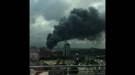 Major fire sends black smoke all over Leeds, UK
