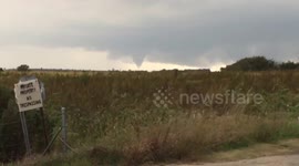 Powerful tornado hits Kansas, USA