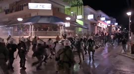 Greece: Clashes during pro and anti refugee protests