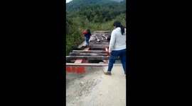 CHILDREN WITHOUT BRIDGE