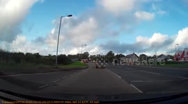 Idiot with a trailer cant work roundabout