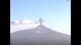 Spectacular volcano eruption in Mexico