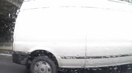 141-LM-99 White Ford Texting while driving the M50 04-07-2016