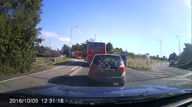 Idiot Driver UK typing into sat nav whilst driving!