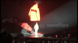 Justin Bieber drops mic and storms off stage at Manchester show