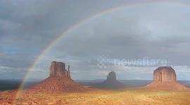 Newsflare Edit - Stunning full rainbow observed in Monument Valley