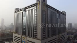 航拍全球最大单体建筑 超过迪拜哈利法塔