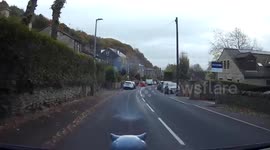 Stupid manoeuvre from a young driver