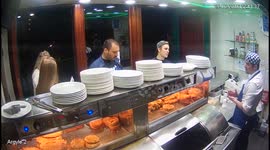Justin Bieber orders takeaway from Scottish 'chippy' after concert