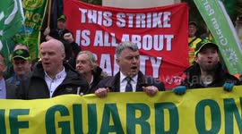 London: RTM protest against plans to cut guards on trains