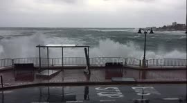 The power of a massive wave in Slow motion