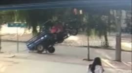 Electric tricycle drives onto wire