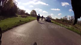 Close pass on - cyclist - No regard for Richmond Park cyclists or other road users