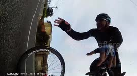 Newsflare Edit - Nasty cycling crash sends one man flying over another