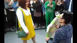 Man proposes to girlfriend with funeral wreath, gets slapped
