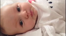 Amazing Moment Seven Week Old Baby Says 'Hello' To Her Mum