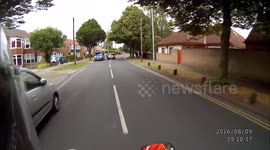 Females cannot multitask!!!!!!!!  T666BUN