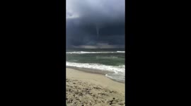 Tromba marìtima en playas de Colombia