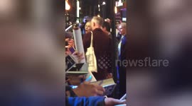 Newsflare Edit - Jk Rowling signing autographs #FantasticBeasts https://t.co/ehcKa7qUvU