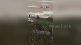 Newsflare Edit - @Kent_999s sea rescue east cliffs https://t.co/otXArw93cx