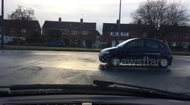 Near Miss With A Minibus In Long Eaton 9:15am 23/11/2016