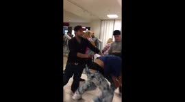 Fight breaks out at mall in Modesto, Ca