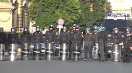 Thousands take to the streets of Rome to protest against Renzi