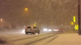 Heavy snow falling in Flagstaff, AZ