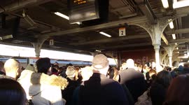 Huge crowds at Hackney Downs after signal failure