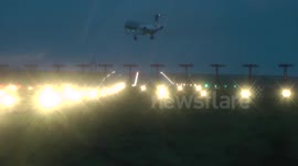 Dramatic Crosswind Landing in Bristol