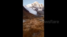 Impressive avalanche in the Annapurna Massif