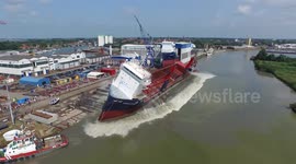 SPLASH! Twelve awesome ship launches, fails and close calls