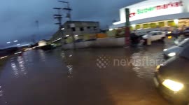Heavy rains cause flooding in Rio de Janeiro