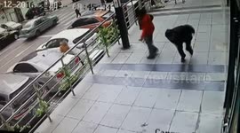 Man throws money out of skyscraper to ask for help
