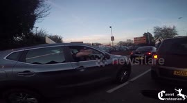 FULL VERSION: Angry driver confronts motorcyclist in Greater London