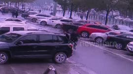 Woman tackles robber who snatched 24k RMB from her, after chasing him for half an hour in high heels
