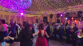 trupa melodi la o nunta in romania cantec traditional