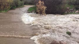 Washes flash flooding along Highway 87 in Arizona