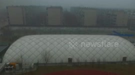 Chinese smog forces school to build special pressurised PE dome