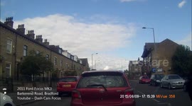 BARKEREND: Nearly Head On!